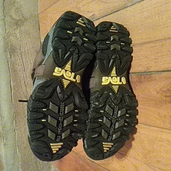 Durable Black and Brown Hiking Shoes - Picture 3 of 6